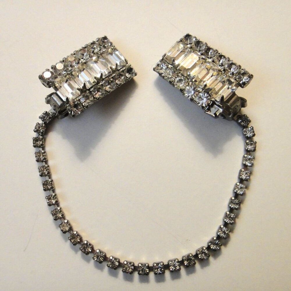 Vintage Weiss Clear Rhinestone Sweater Clips Collar Guard